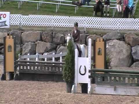 Ma médaille poney au JEQ 5eme place :)