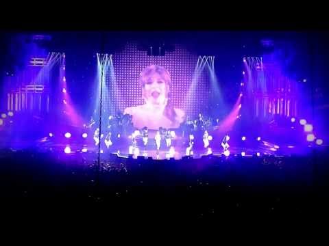 Vid&eacute;o de meilleur qualit&eacute;, concert Myl&egrave;ne Farmer 16 novembre Bruxelles. C'&eacute;tait un super concert, j'aimerai encore y...